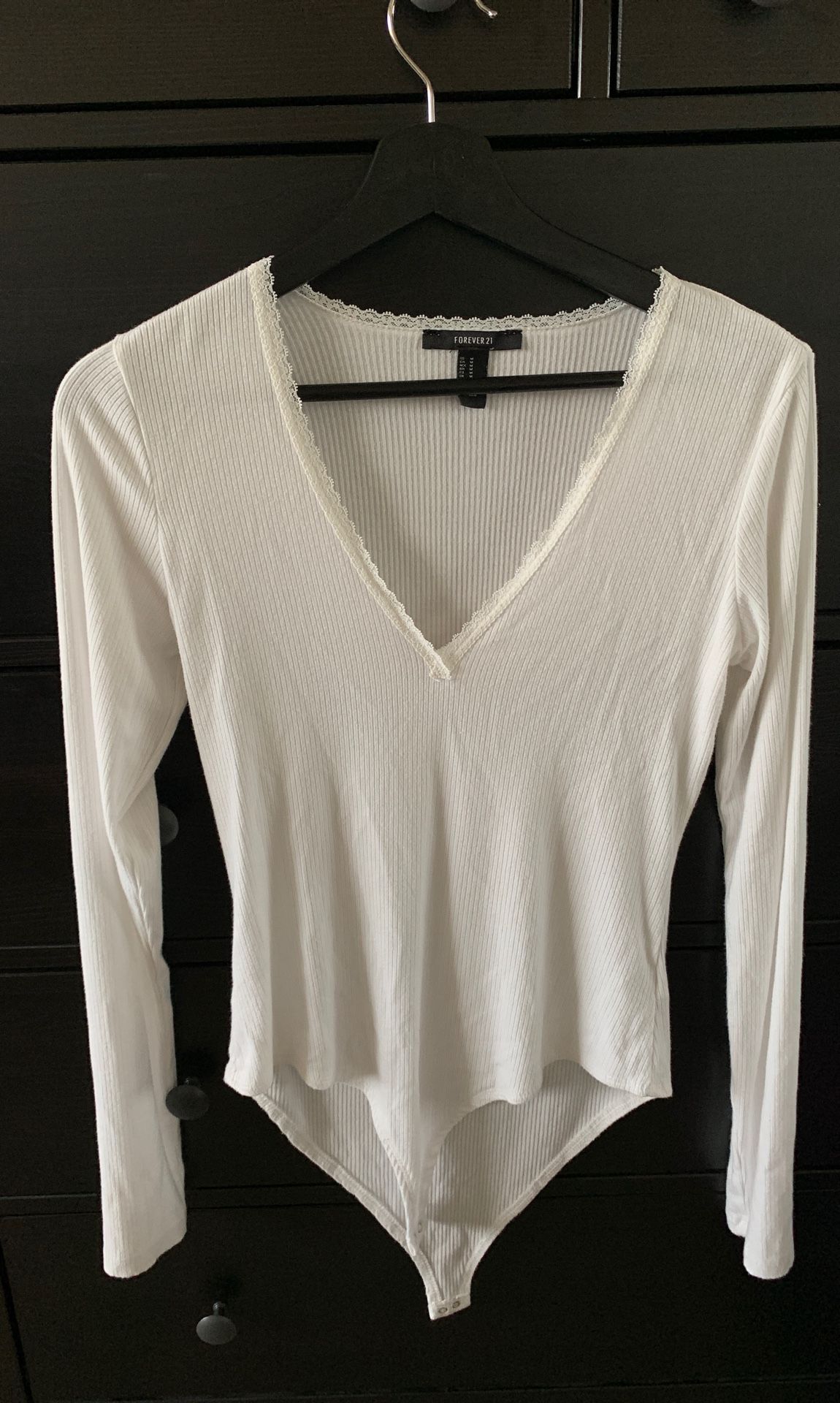 Forever 21 semi deep v white long sleeve body suit (medium)