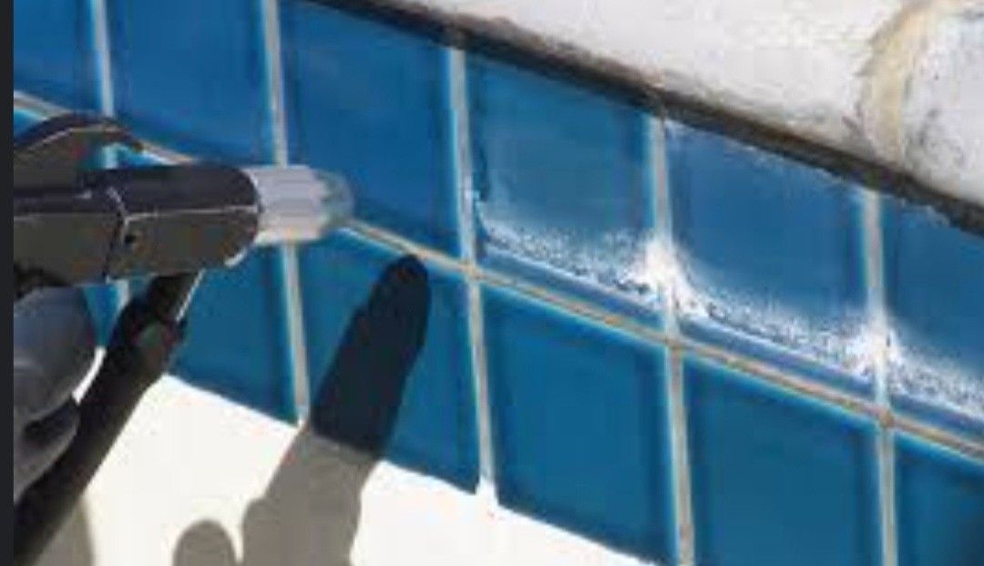 Pool Tile Clean 