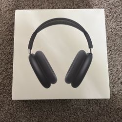 AirPods Max with Smart Case