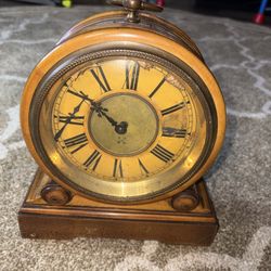 Vintage mantle clock for parts