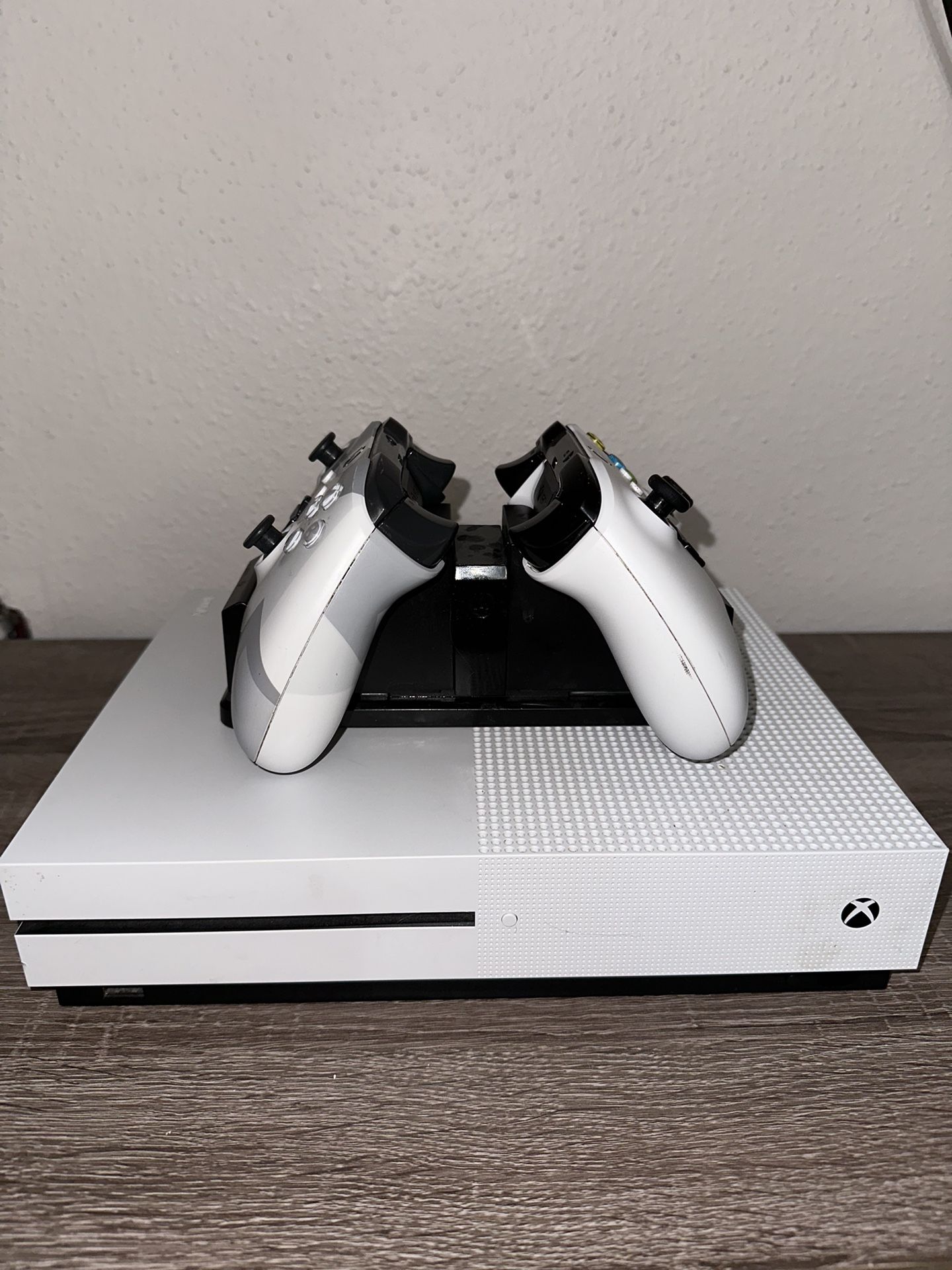 Xbox series One Barely used