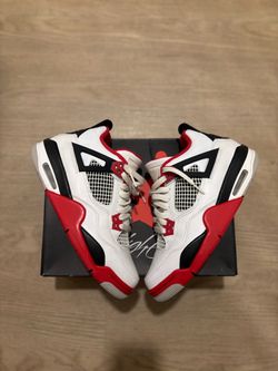 Jordan 4 fire red (Size 6.5)