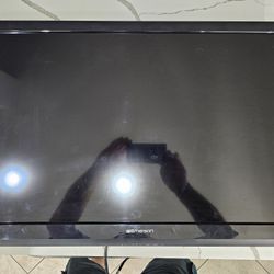 32 Inch Emerson TV
