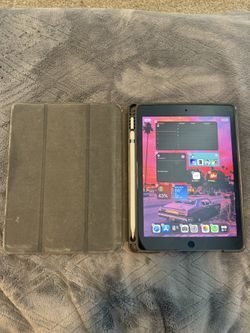 iPad Pro 1st Gen 32 GB With Apple Pencil