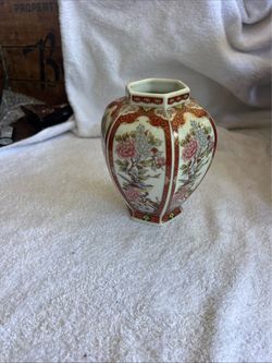 VTG Toyo Hexagonal Porcelain 6” Vase - Red w/ Bird Floral Design Gold Trim Japan