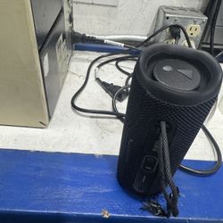 JBL Flip 6 Portable Waterproof Speaker 100