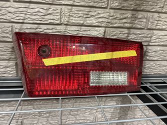 2005 Honda Accord Tail Light
