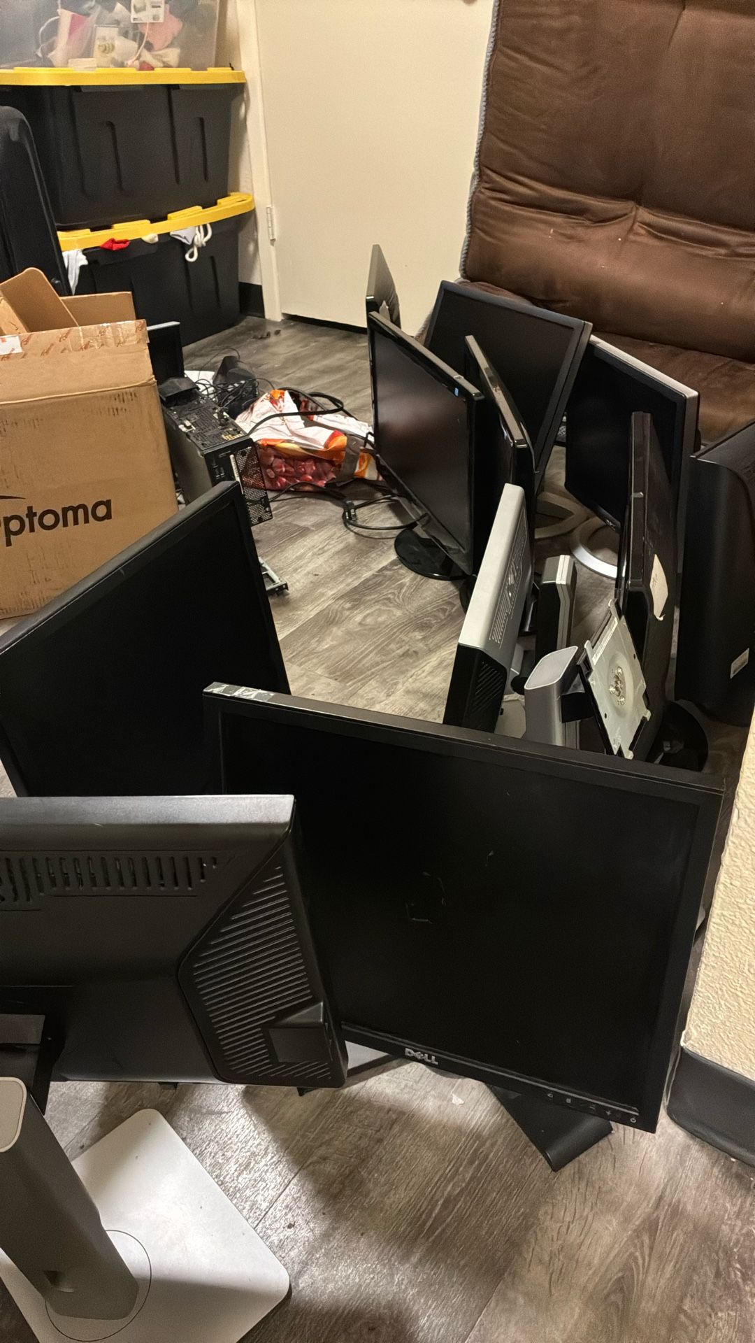 CHEAP MONITORS