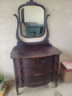 Dresser
