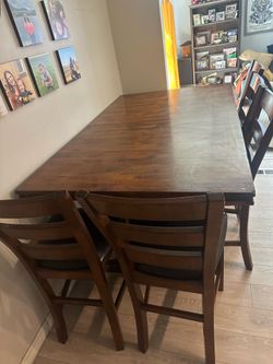 Extendable counter height table w 6 chairs