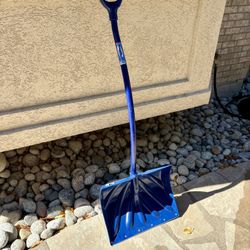 Snow shovels 