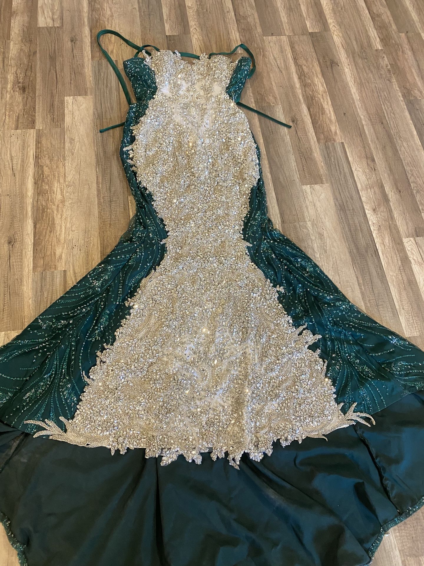 Stunning Green & Silver Sequin Prom Dress – Size 43-36-43, 5’3”