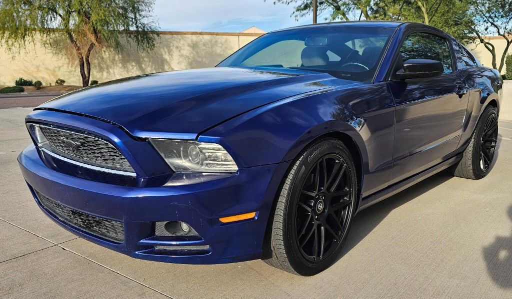 2013 FORD MUSTANG, NICE CAR, RUNS GREAT, COLD AC, FINANCE AVAILABLE 🚘