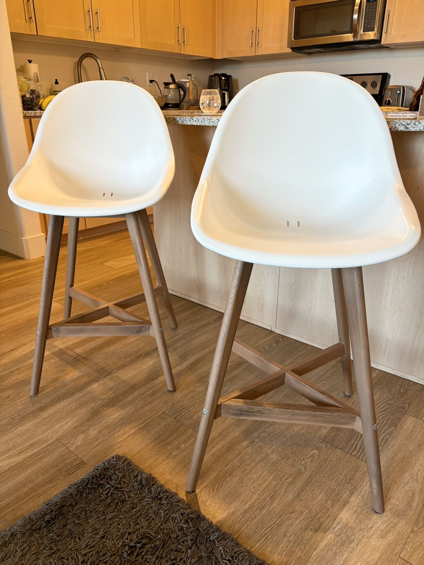 Fanbyn Counter Stools