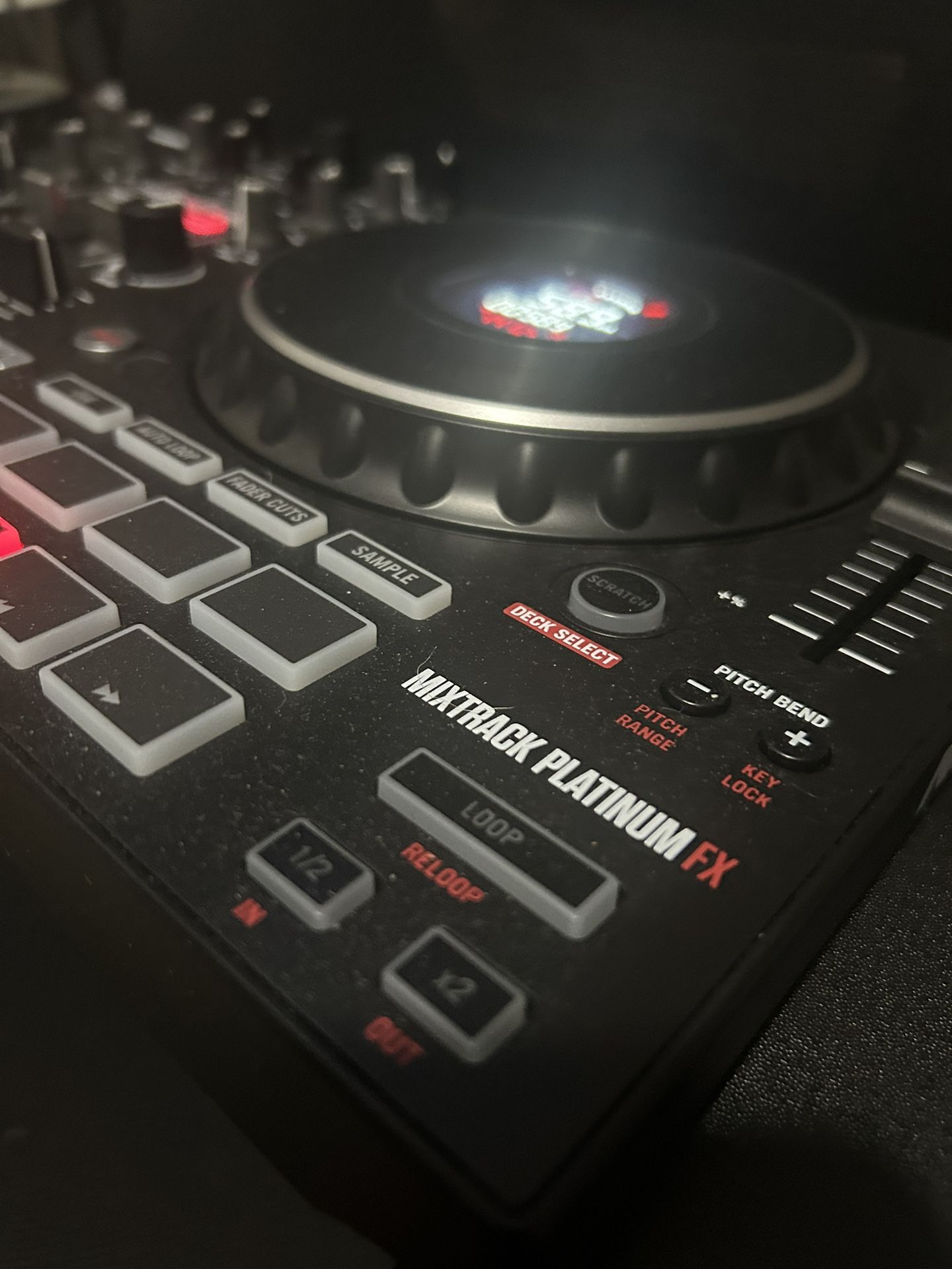Numark Mixtrack Platinum FX