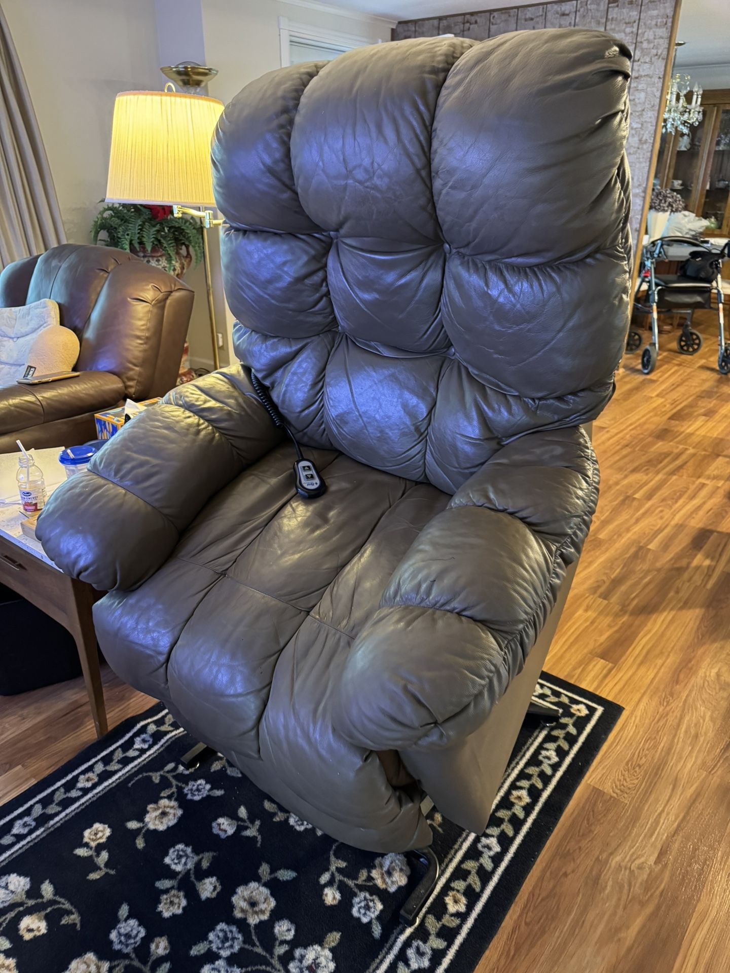 BEST ELECTRIC LIFT & LOUNGE CHAIR