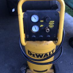 DEWALT 15 Gal. Portable Electric Air Compressor