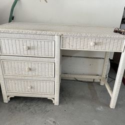 Wicker Henry Link Desk