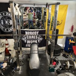 Bench Press Squat, Rock