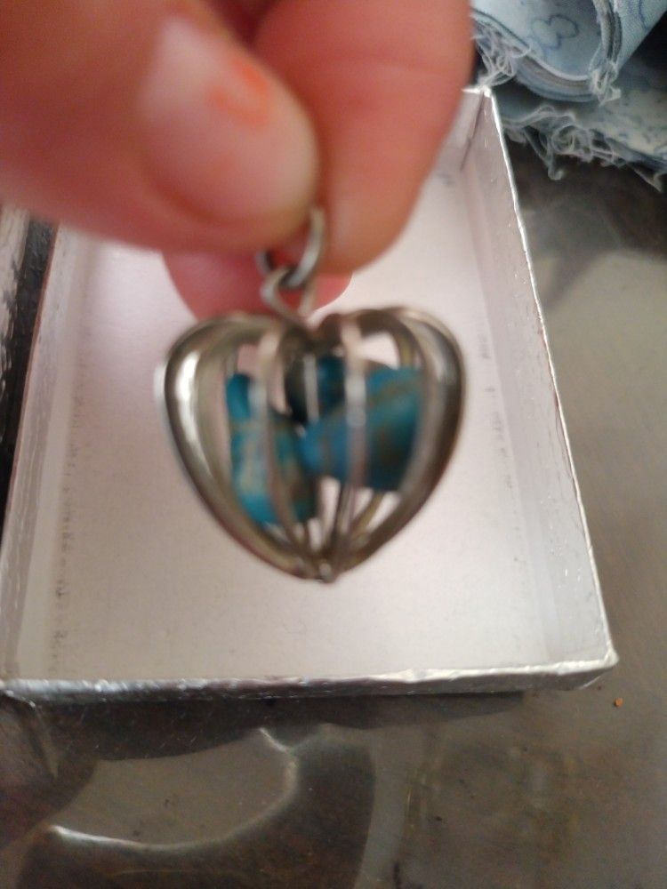 NATURAL STONE TURQUOISE PENDANT