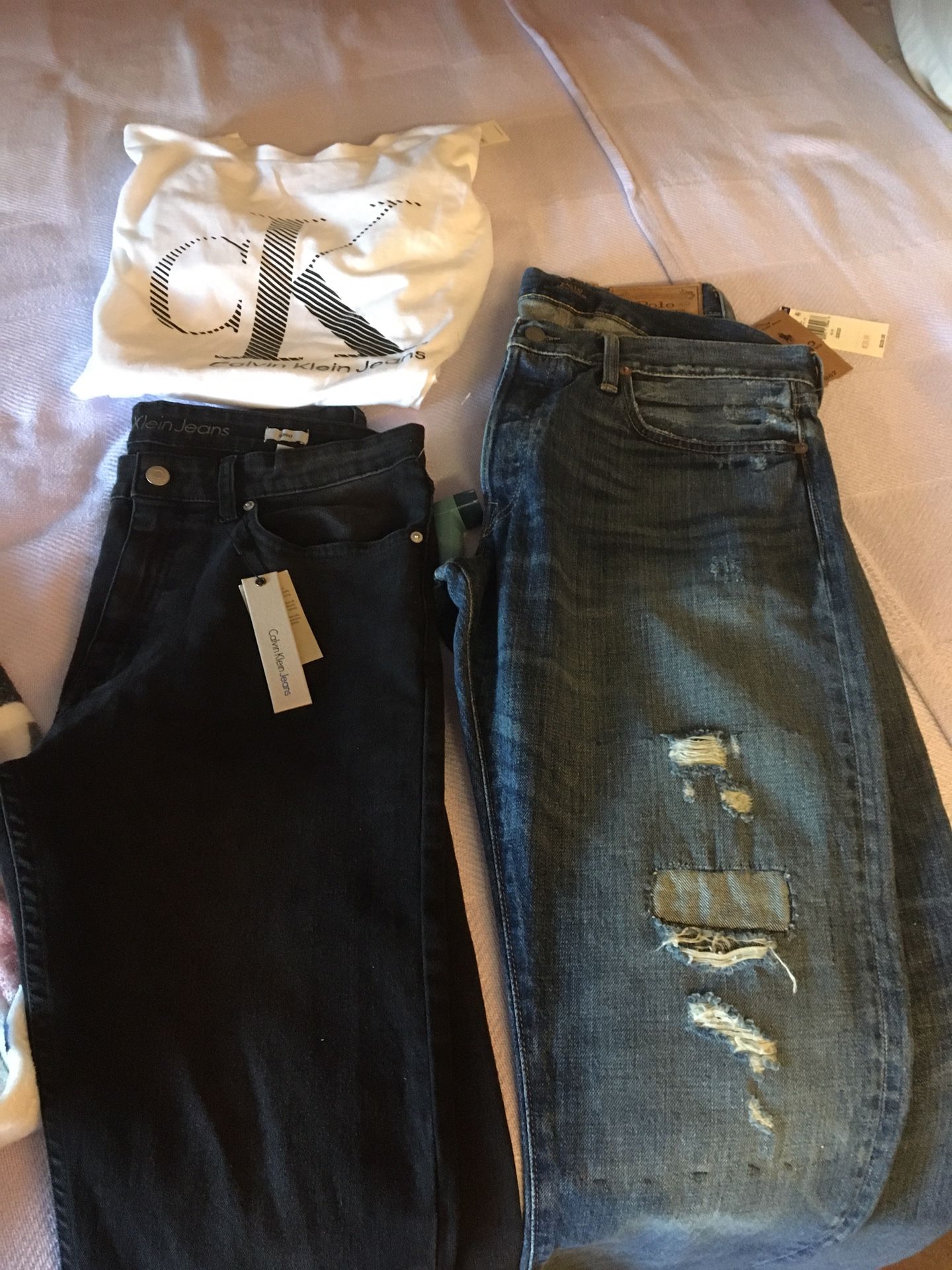 Calvin Klein T-shirt Calvin Klein jeans and a pair of Levi jeans