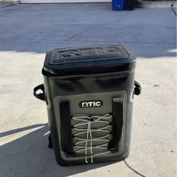 RTIC Backpack Cooler