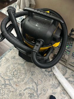 Dewalt Wet/Dry Vac 34 L/9 Gal