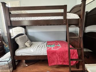 Cafekids Bunk Bed and Dresser – Great Condition
