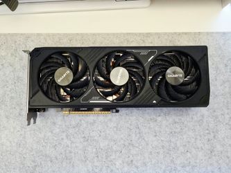 Gigabyte RTX 5070 Windforce SFF OC