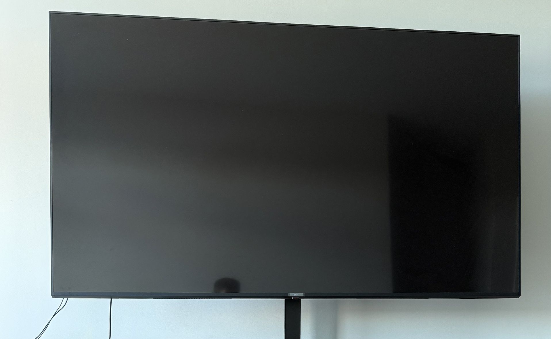 LG 70" Class - UR8000 Series - 4K