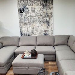 Beautiful Gray Thomasville Sectional With Chaise(New)
