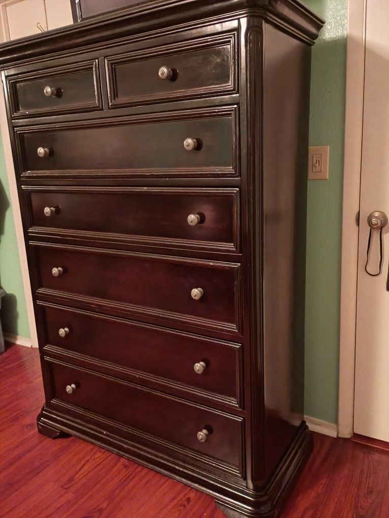 Cal King Bedroom Set