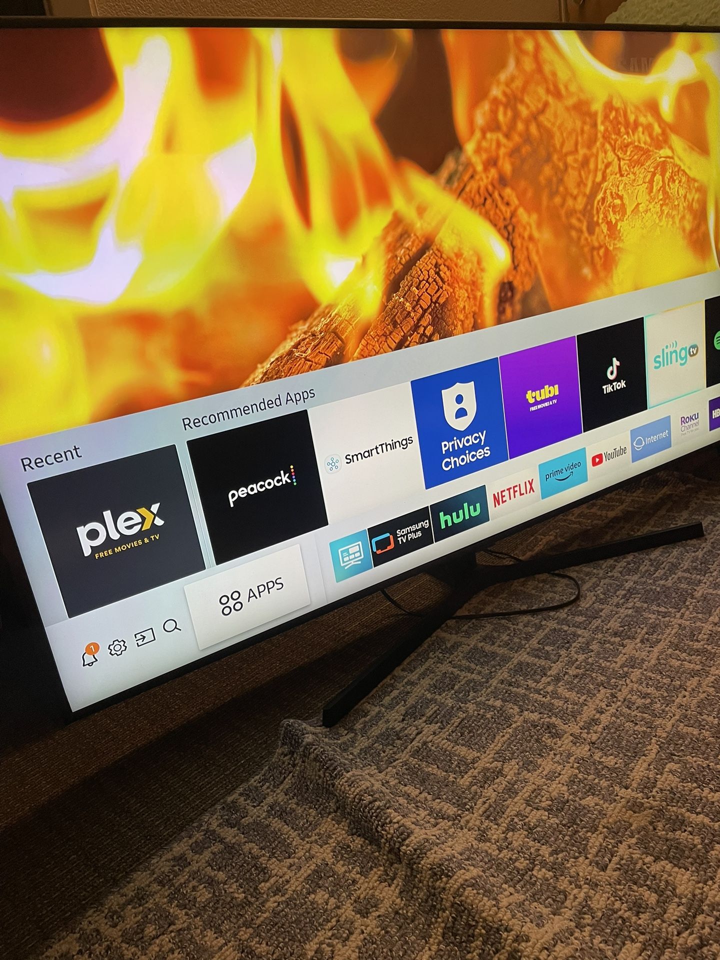 65”Samsung 4K 2160p UHD Smart Tv Wifi HDR Model UN65RU740D