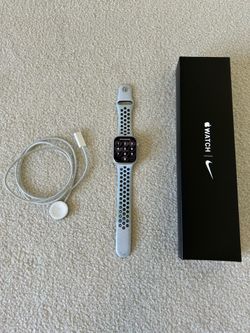 Apple Watch Series 6 Nike Edition 44mm GPS – 86% Battery Health, Box & Original Charger