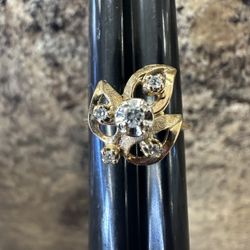 14k Leaf Design Ring Size 5.5