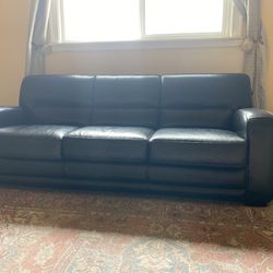 LAZ Z BOY QUEEN LEATHER COUCH. 