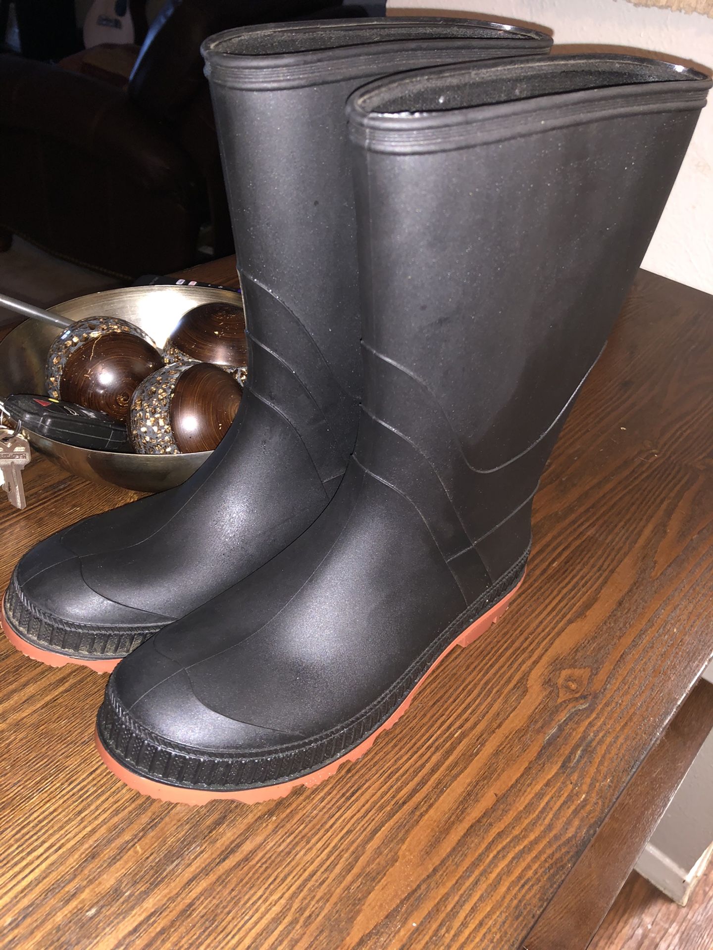 Rain boots child’s size 5