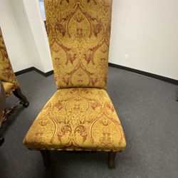 Beautiful Dining/ Conference Table With 6 Chairs