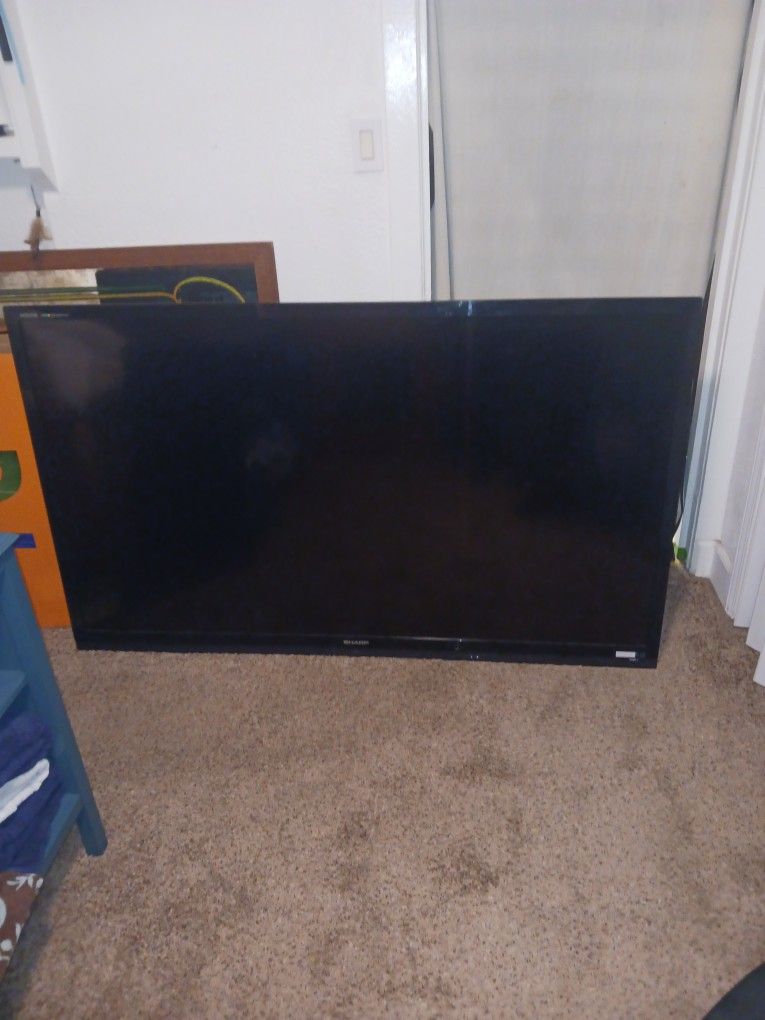 72 Inch Aquos Q U A T T R O N Sharp TV