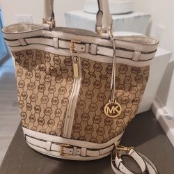 Michael Kors Handbag (USED)