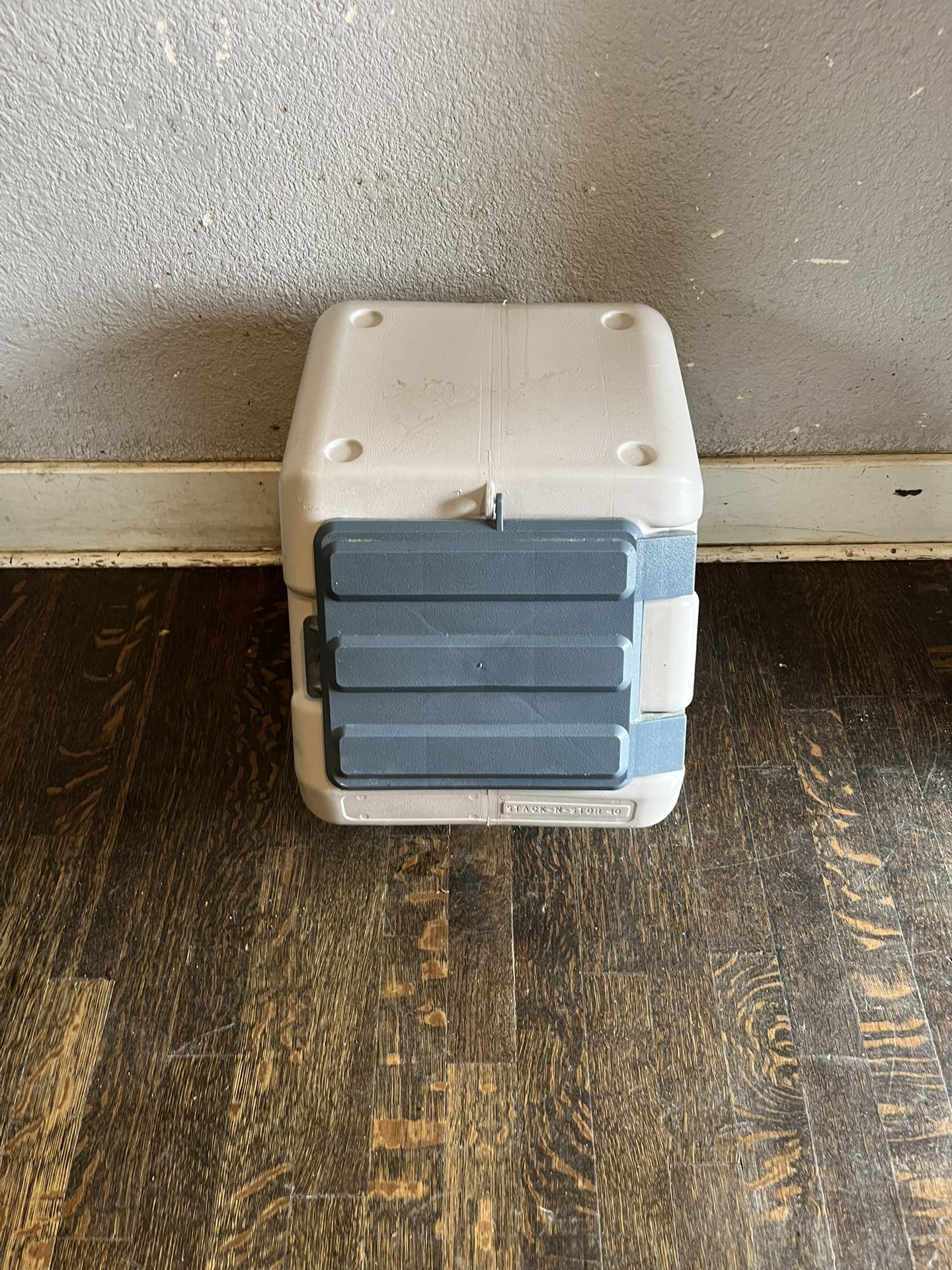 Pet Food Storage, 18 gal (Medium)