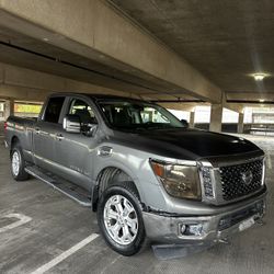 2016 Nissan Titan