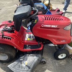 Troy-Bilt Riding Mower Model 13WV78KS011 BRONCO