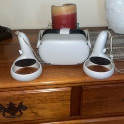 Meta Quest 2 128gb Slightly Used Works Perfectly