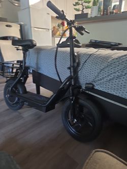 Volpam Eletric scooter with seat and back storage
