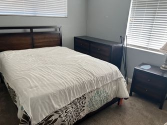 Queen Size Bedroom Set