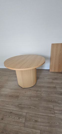 Extendable Dinning Table