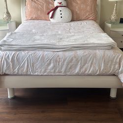 Modern White Bedroom Set