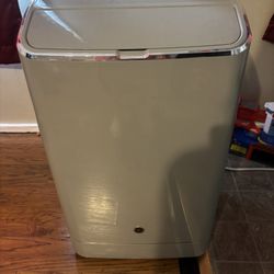 10800 BTU Lg Portable Air Conditioning With Dehumidifier