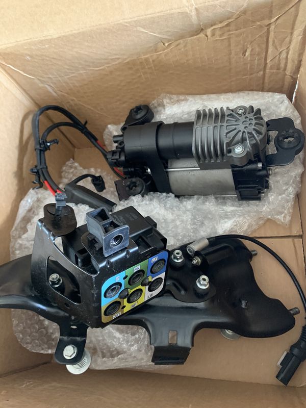 Air Suspension Compressor For Jeep Grand Cherokee WK2 20112017 for